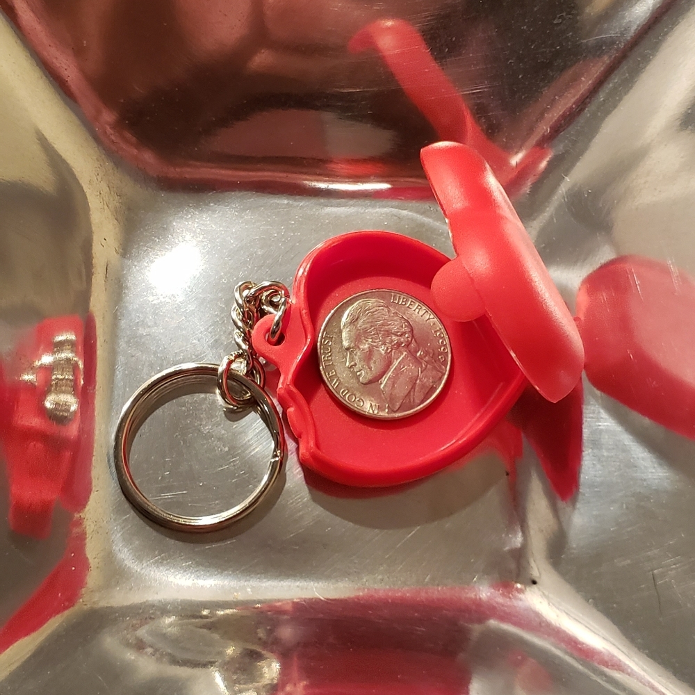 TUPPERWARE - Heart Key Chain - Picture 2 of 2